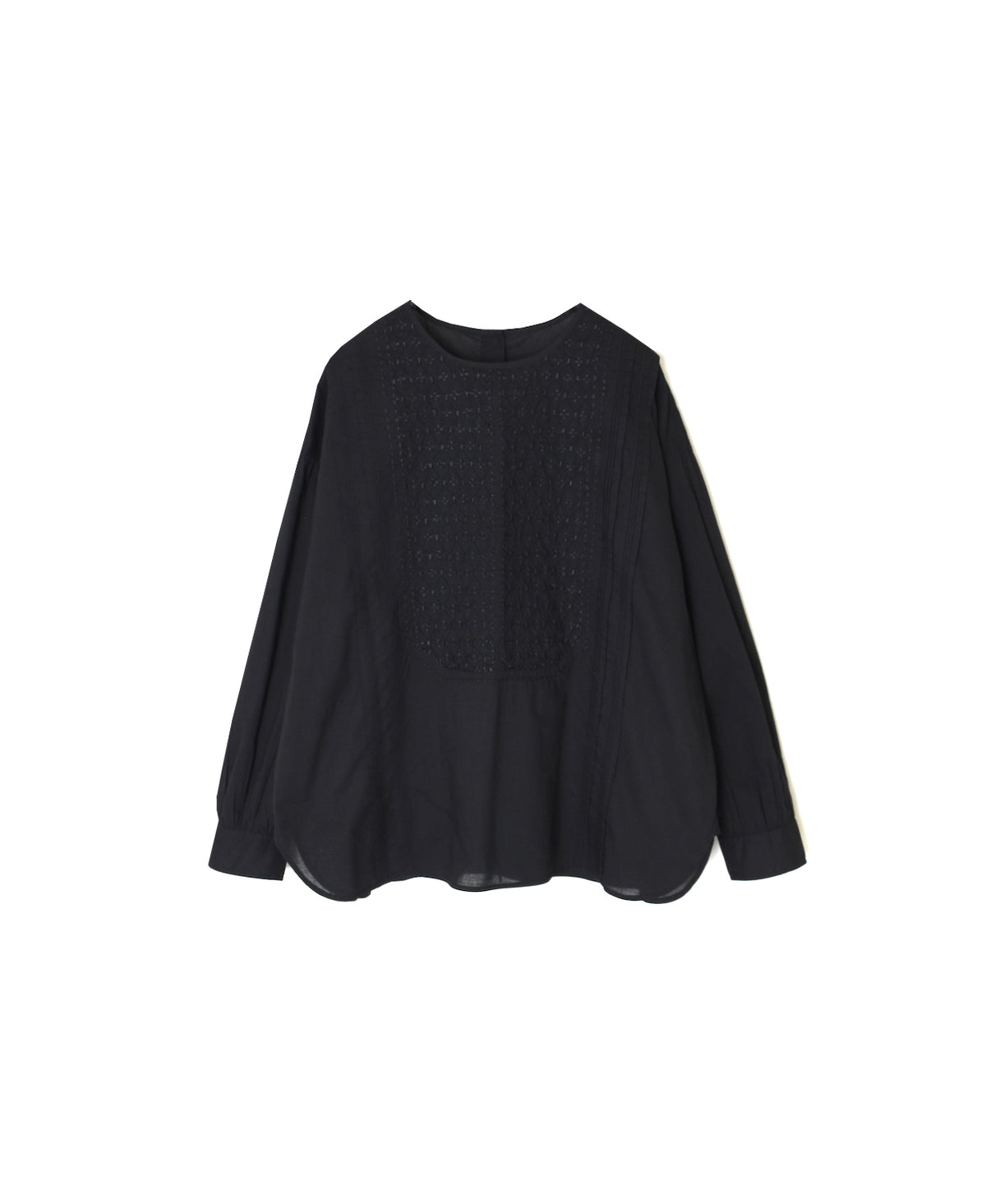 NMDS26522 60s ORGANIC CAMBRIC WITH EMB BACK OPENING CREW NECK PINTUCK & EMB SHIRT