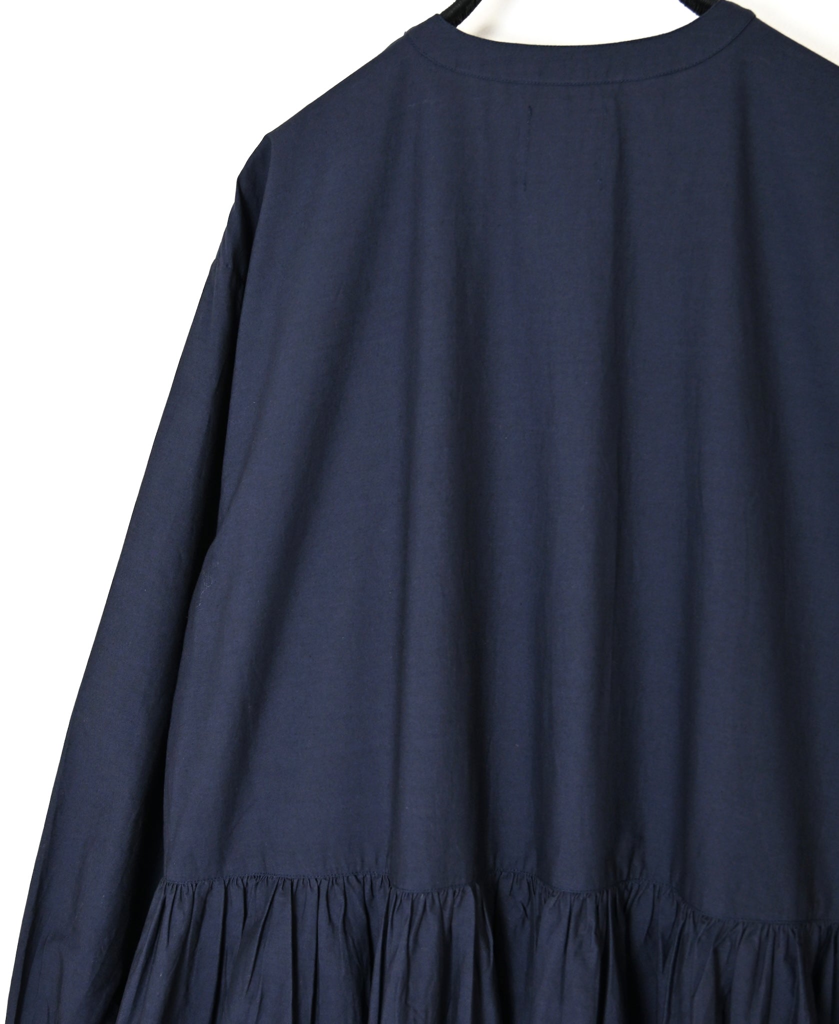 NMDS26534 60s ORGANIC POPLIN PLAIN GATHERED V-NECK DRESS