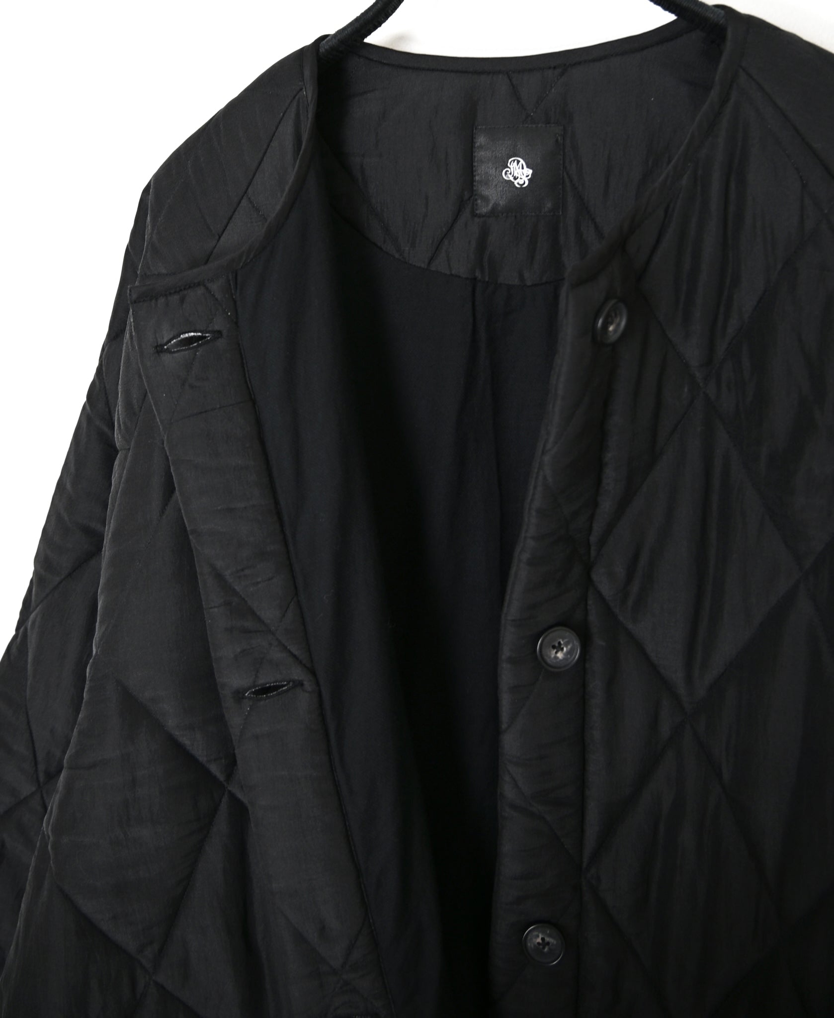 NMDS26551 BANGALORE SILK PLAIN PADDED C-NECK SHORT COAT