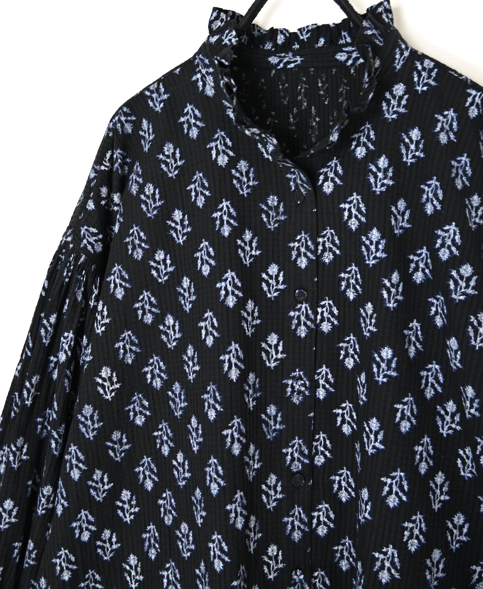 NMDS26611 80s ORGANIC SMALL CHECK MEDIUM FLOWER BLOCK PRINT FRILL COLLAR SHIRT WITH MINI PINTUCK