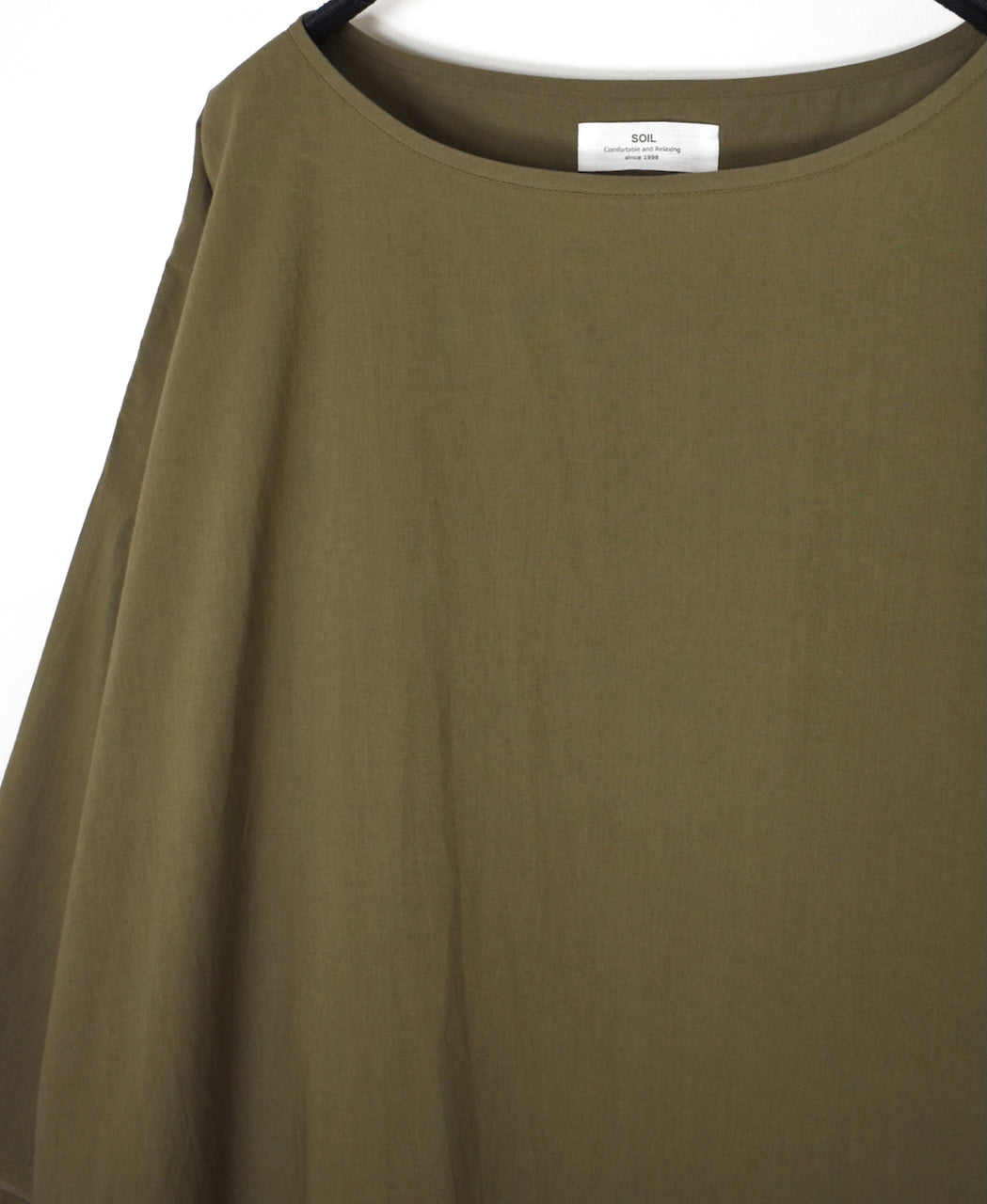 NSL26003 60s CAMBRIC PLAIN CREW-NECK BACK SIDE GATHERED DRESS WITH LINING