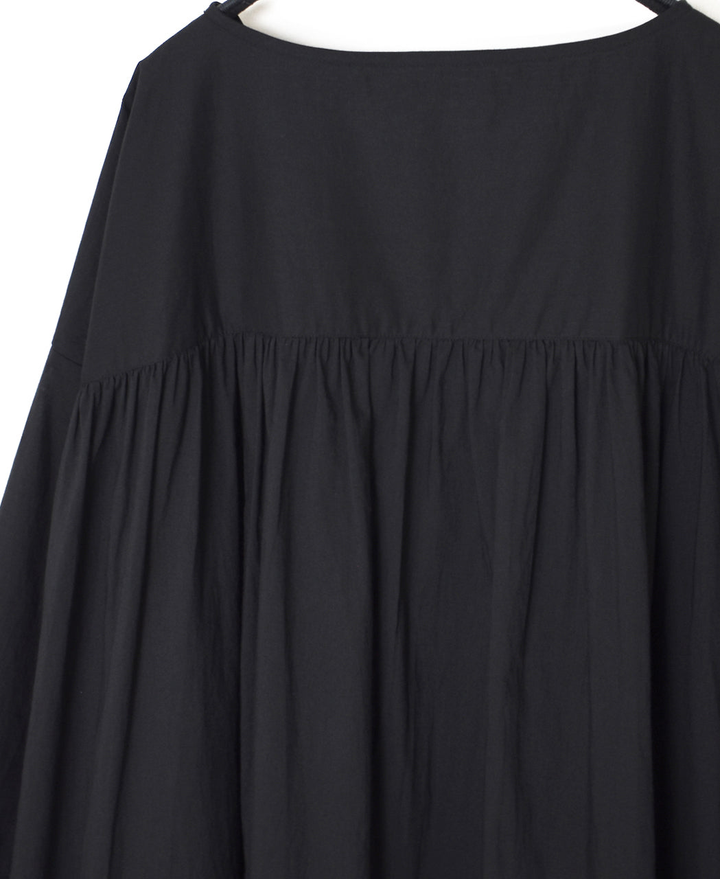 NSL26003 60s CAMBRIC PLAIN CREW-NECK BACK SIDE GATHERED DRESS WITH LINING