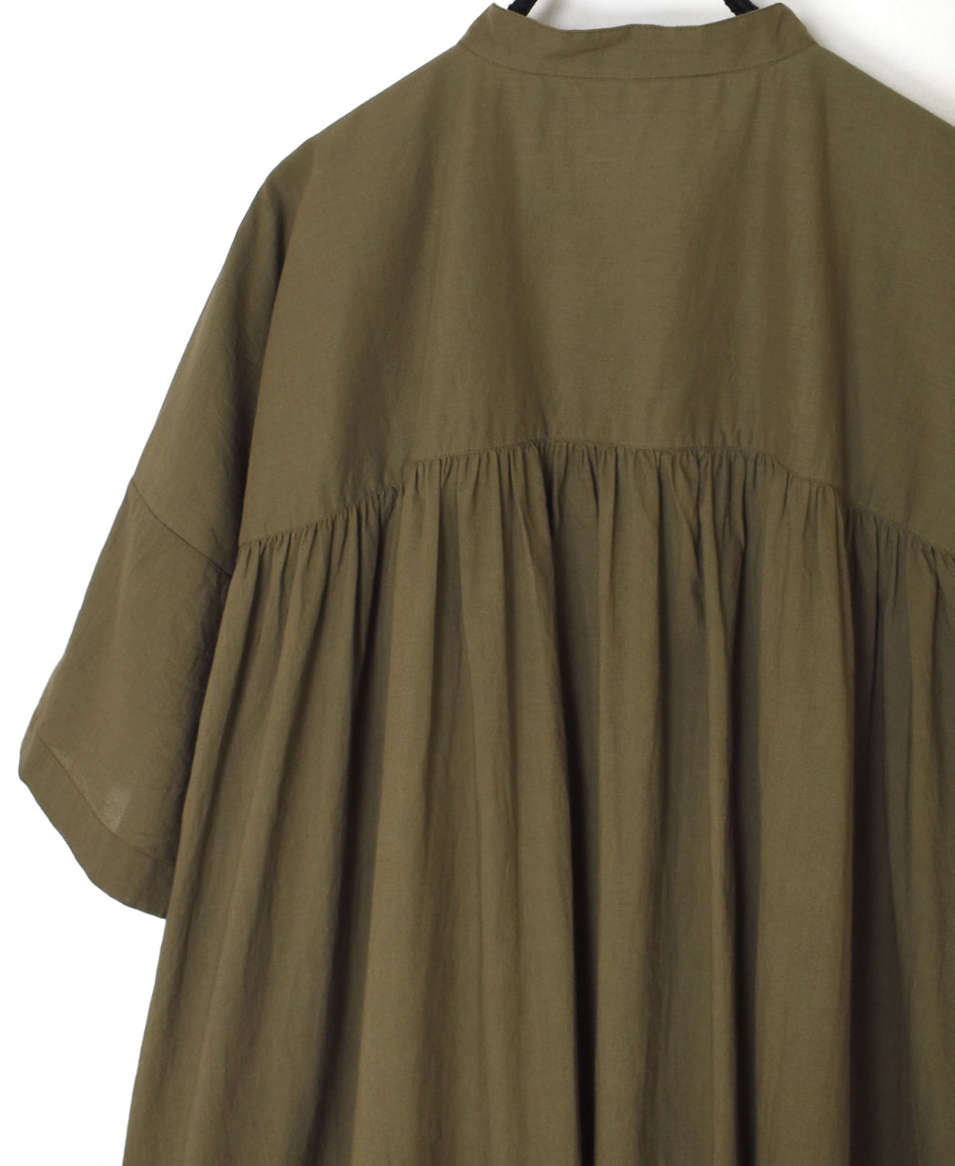 NSL26004 60s CAMBRIC PLAIN BANDED COLLAR BACK SIDE GATHERED DRESS
