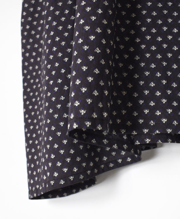 NSL26032 COTTON SLUB SMALL FLOWER PRINT BACK OPENING STAND COLLAR SHIRT