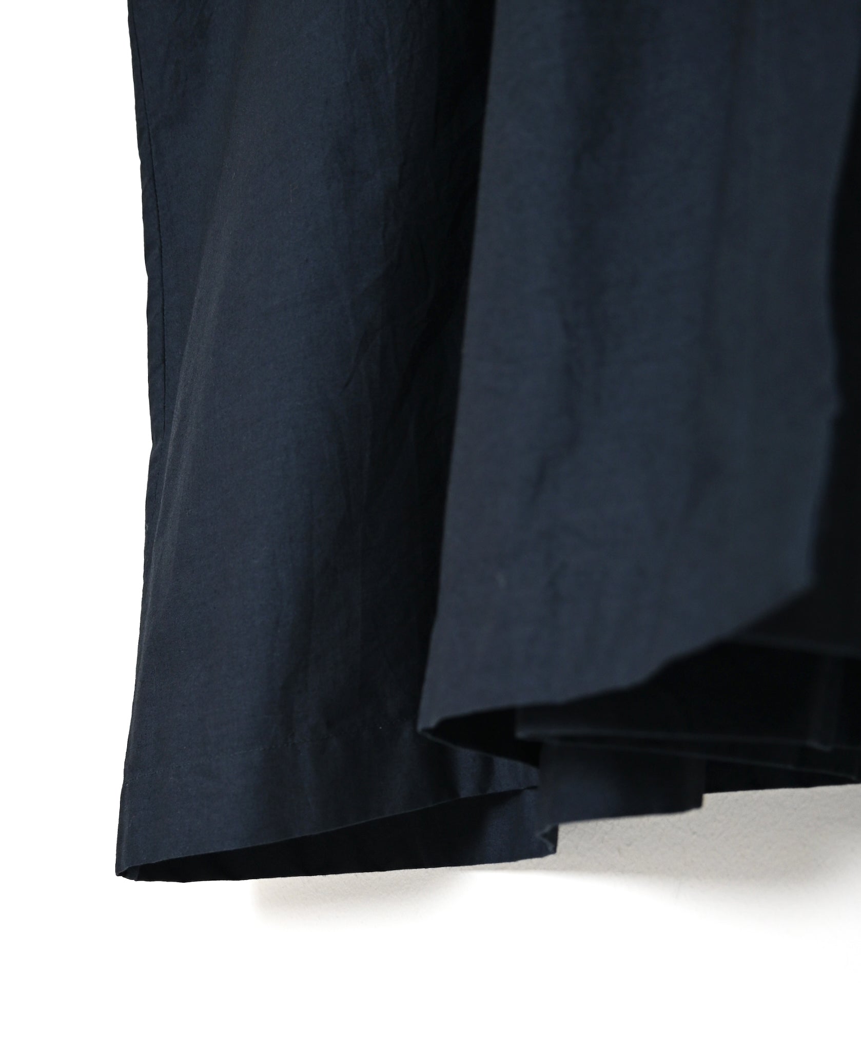 NSL26523 40s COTTON POPLIN PLAIN BAND COLLAR BACK SIDE GATHERED DRESS