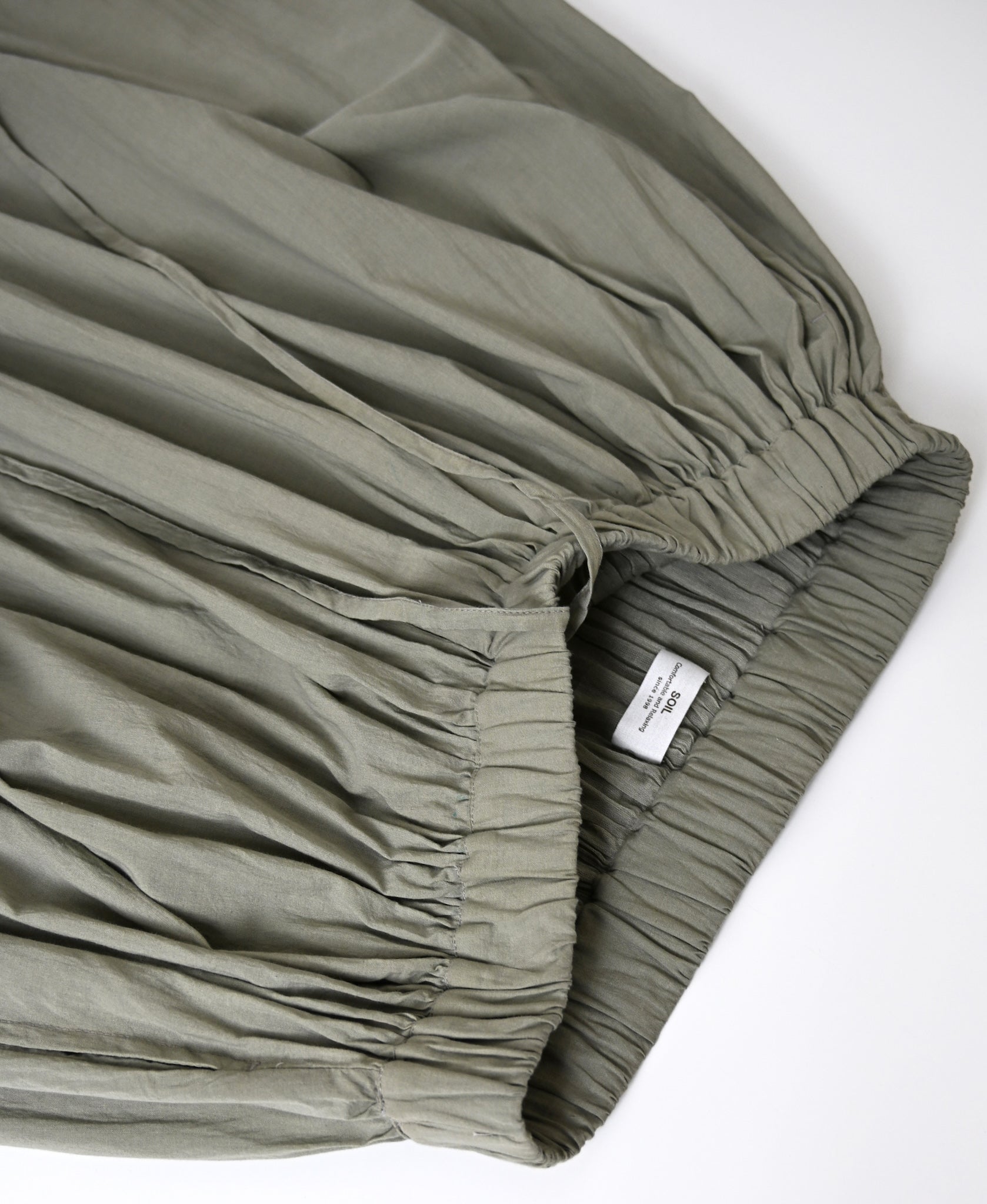 NSL26555 60s COTTON CAMBRIC PLAIN WITH LACE GATHERED SKIRT WITH PLEAT LACE