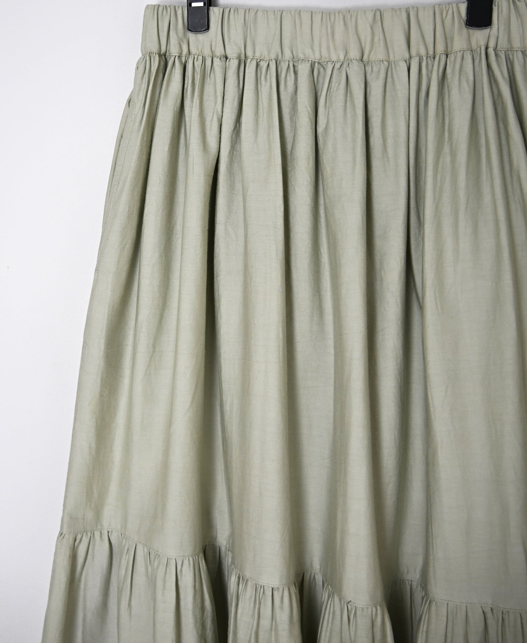 NSL26564 COTTON SATIN PLAIN TIERED GATHER SKIRT